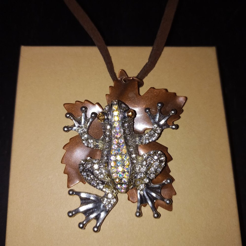 Rhinestone Frog on Leaf Pendant Necklace